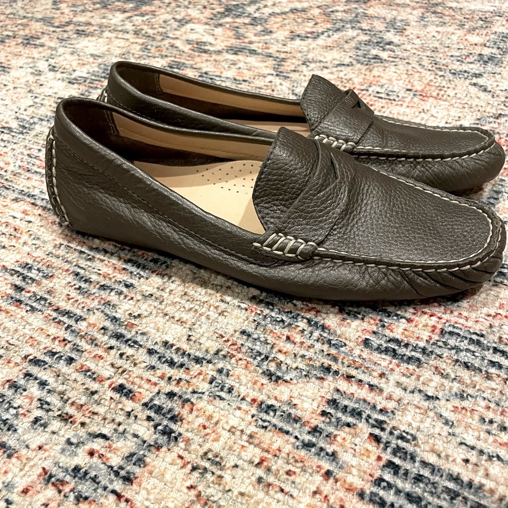 Cole Haan women’s cushioned loafer - metallic gray sz 7.5